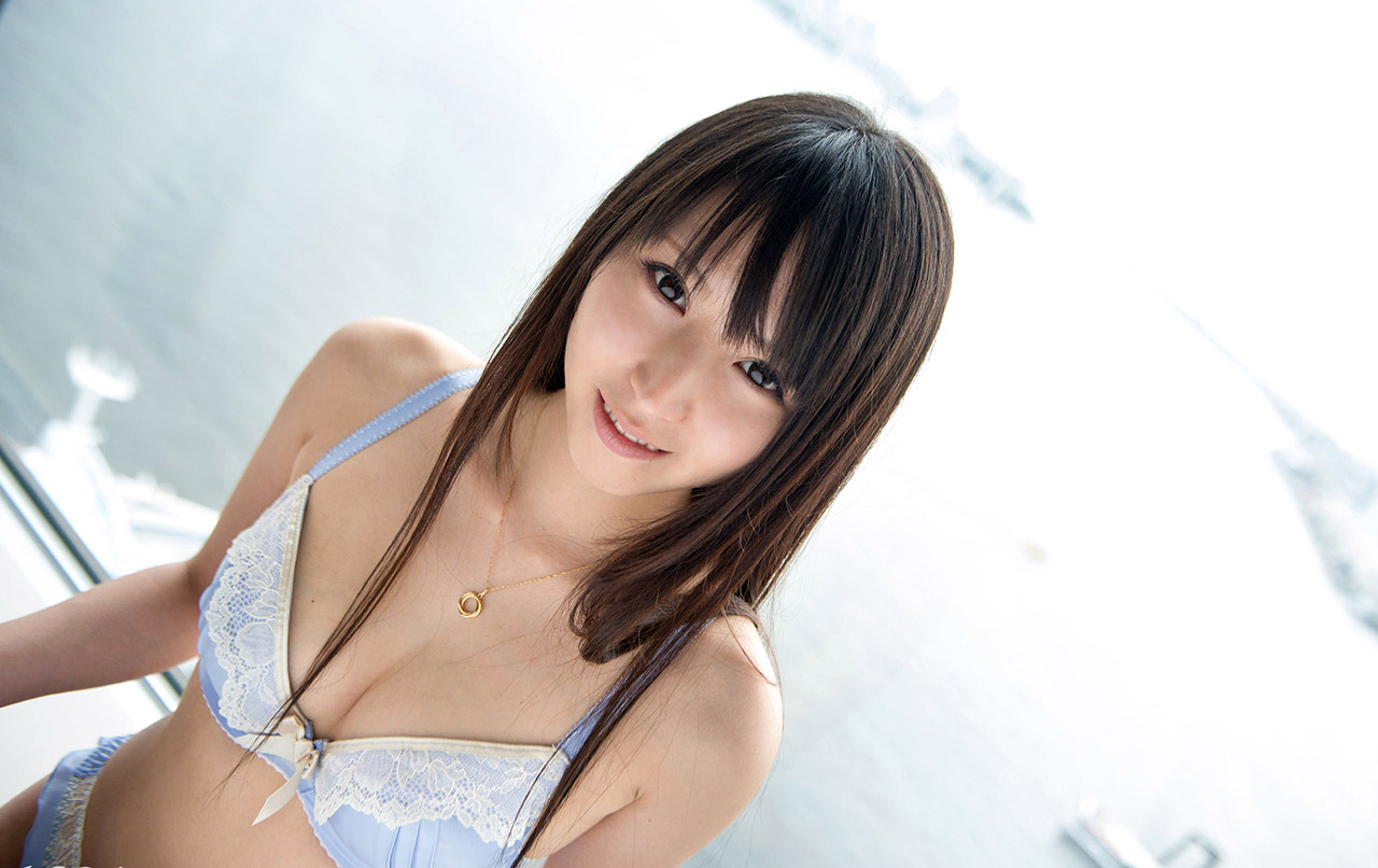 Bikini model yuki tries white free porn image