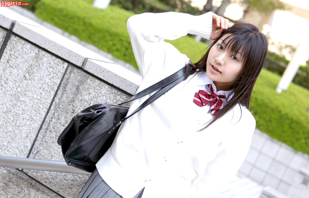 Mina japanese. Mina Uehara. Ai Uehara School uniform.